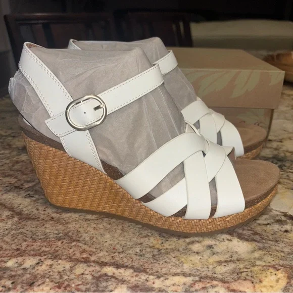 Sofft Women's White Wedge Sandals NIB - Picture 4 of 11